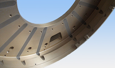 Heatpipe embedded shell